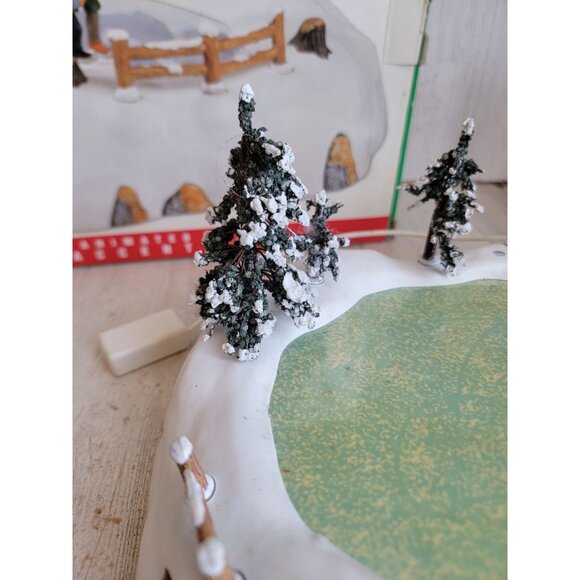 Lemax AS IS High Meadow skating Pond Village accessory Xmas - Picture 6 of 10